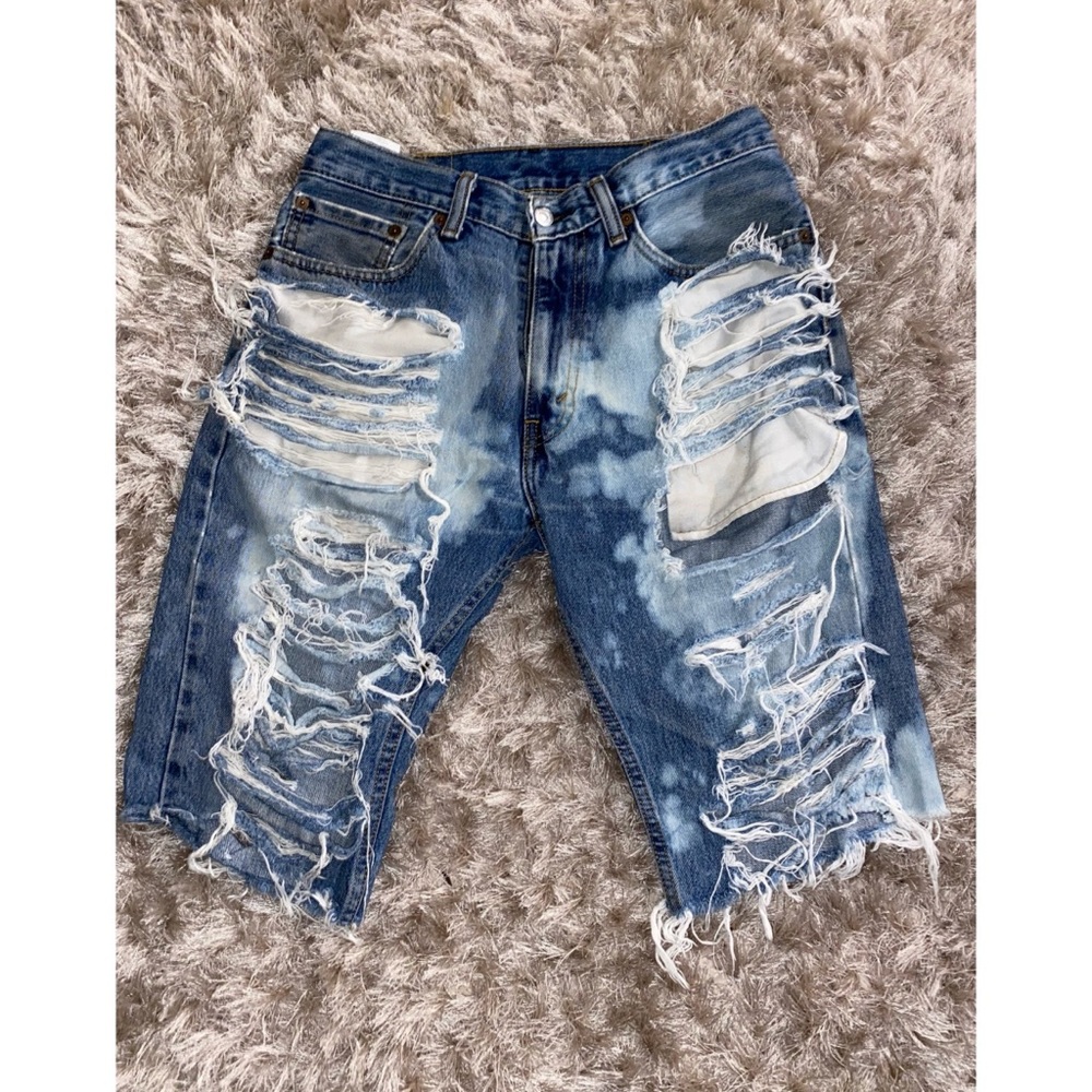 Levi Distressed Shorts -Sz 28